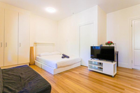 Elegant Studio Apartment with Balcony Surry Hills 3 Sydney